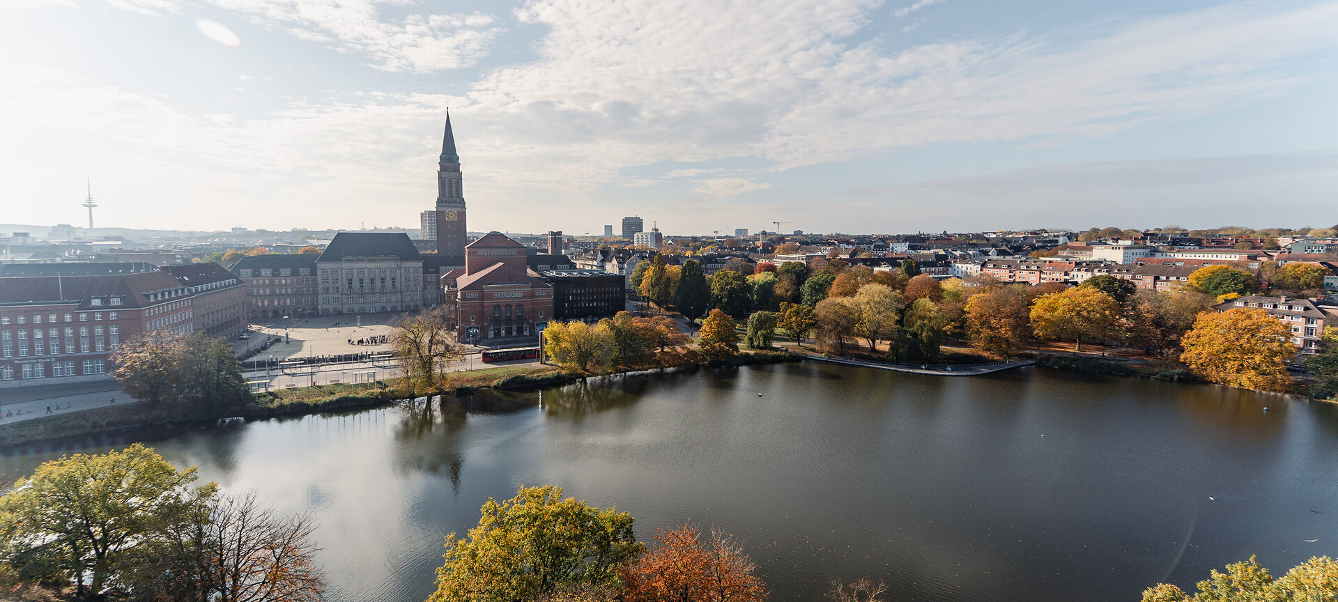 Skyline von Kiel im Herbst